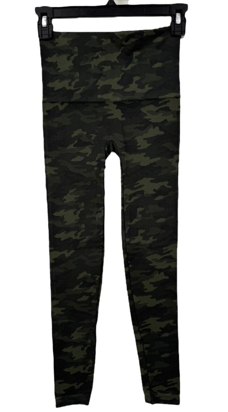 Spanx leggings Look At Me Now Seamless cropped camo green size Small S